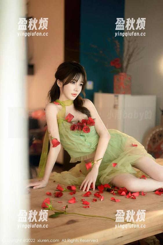 秀人网-小雨baby 秀人网 - 有趣的课外活动:小雨baby的校园写真与原图!