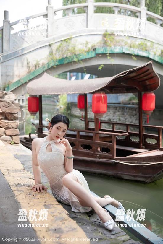 秀人网 - 高跟鞋套图，陈雅漫VICKY演绎了一场‘挑战地心引力’的舞蹈！