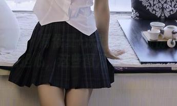 绮梦摄影 – 阿依夏+泳池=夏日忧伤……但别担心，这些图片是免费的！