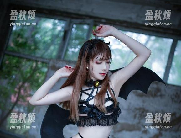 翎柒菜菜 看,每张图片都在讲述翎柒菜菜的10万粉福利疯狂旅程!