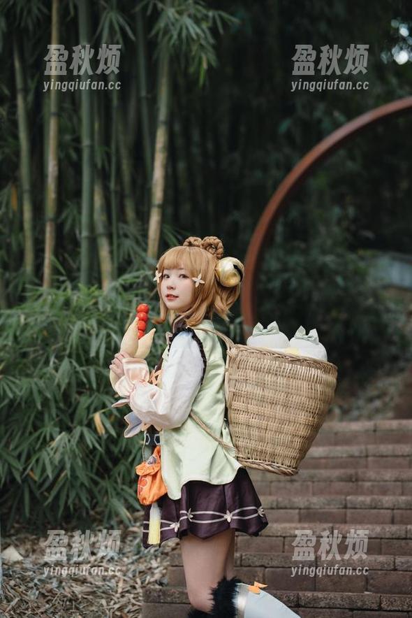 花铃Hana带你潜入JK死库水的奇幻Cos世界，分享各色姿态