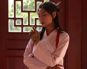 蜜桃社 – 咕噜Sweet的最新力作：蕾丝图片中，这气氛，给你一种微妙的冲击。