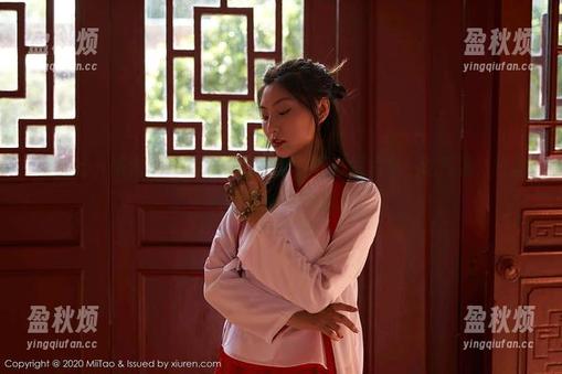 蜜桃社 - 咕噜Sweet的最新力作：蕾丝图片中，这气氛，给你一种微妙的冲击。
