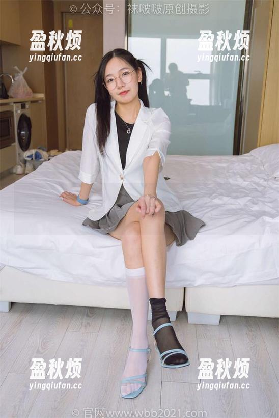 袜啵啵 - 懒得买？那就来下载苏苏的免费美腿图包吧！
