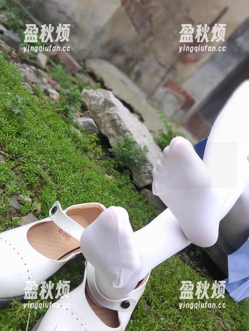 拯救春季无聊穿搭！西尔酱全套校服图片太有意思了吧。