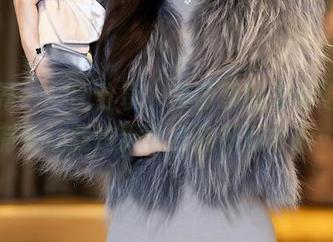 语画界 – 美图分享，李丽莎的圣诞造型，有些让我这颗单身狗肝肠寸断…
