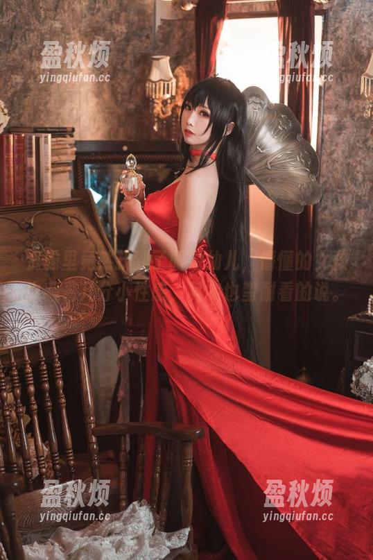 资源里竟然找到了面饼仙儿，懵懂的女孩也藏着几分小性感，其实也蛮耐看的说。